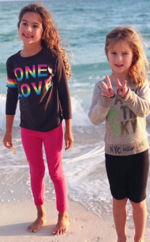 Evelyn Penn Willis with her elder sister 